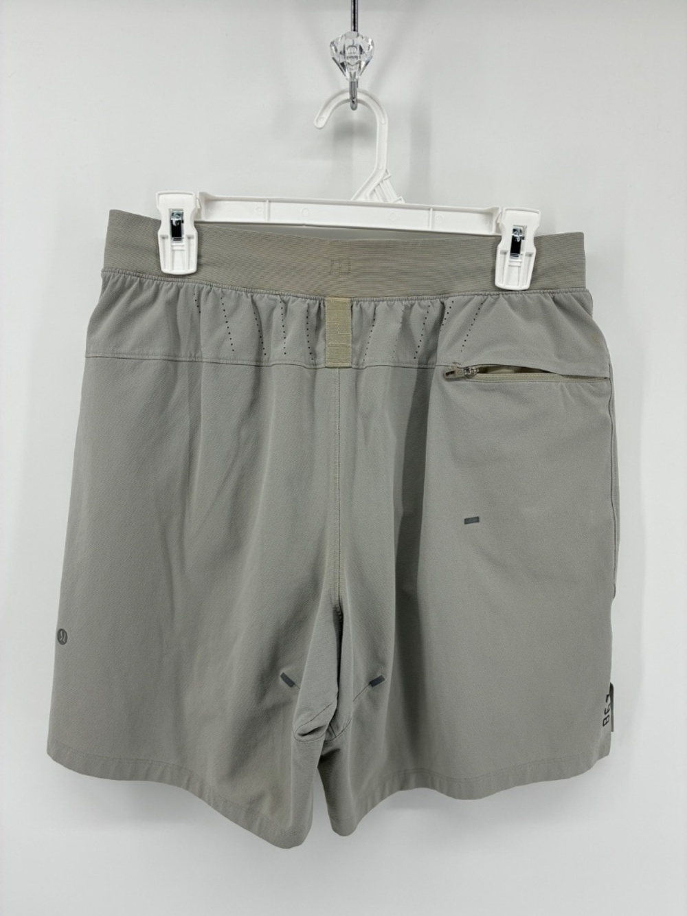 Lululemon Men’s Grey Athletic Shorts Athleisure Sporty - Picture 8 of 14